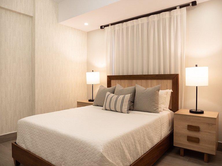 Sophisticated 1BR in the City│WeHost