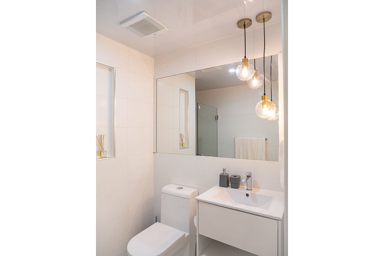 Sophisticated 1BR in the City│WeHost