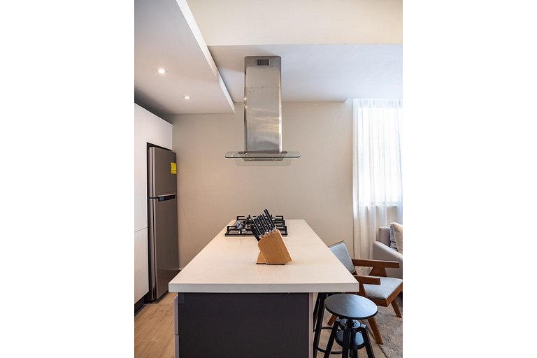 Sophisticated 1BR in the City│WeHost