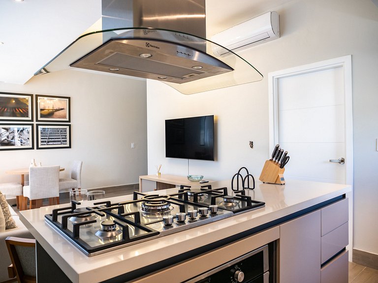 Sophisticated 1BR in the City│WeHost