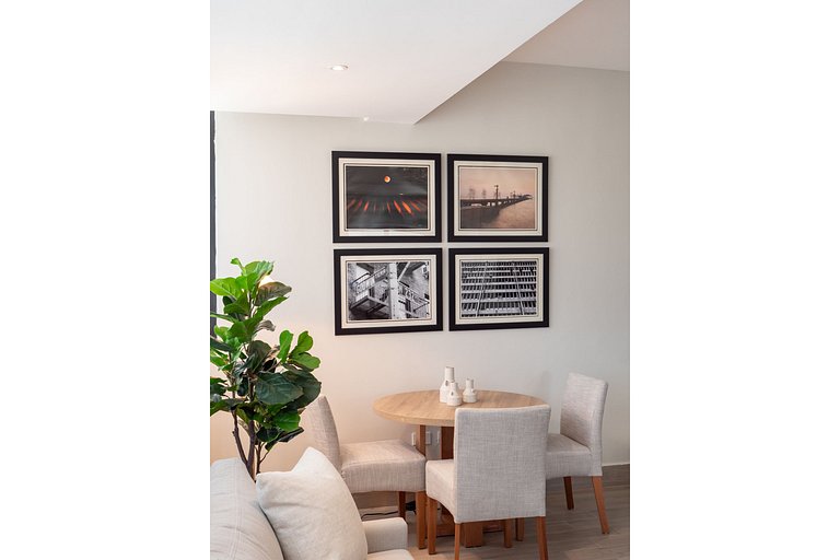 Sophisticated 1BR in the City│WeHost