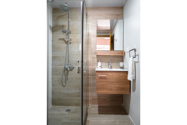 One Bedroom Apt in Quiet Area │ WeHost