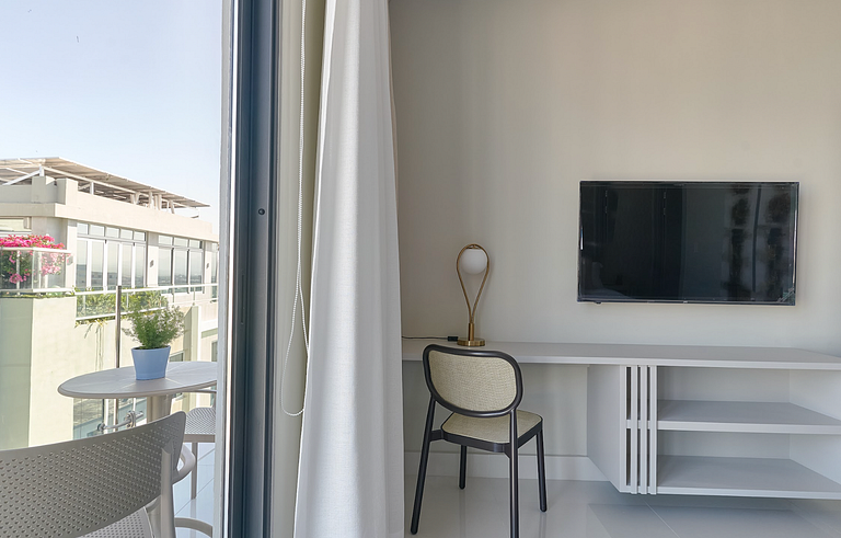 Luxurious Designer 1 BR Apt│WeHost