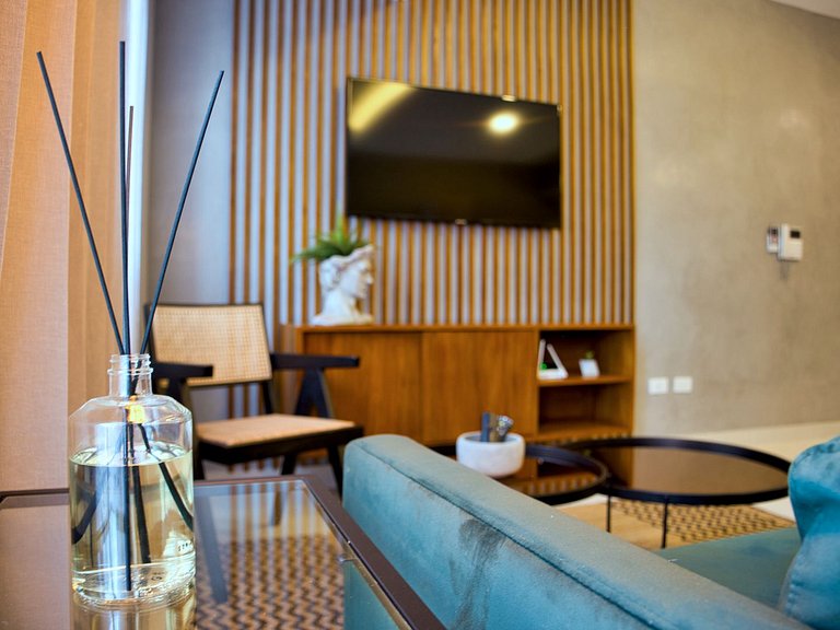 Stylish Mid Century 1BR Apartment │ WeHost