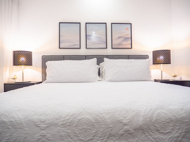 Cozy and Bright 1 BR Apartment│WeHost