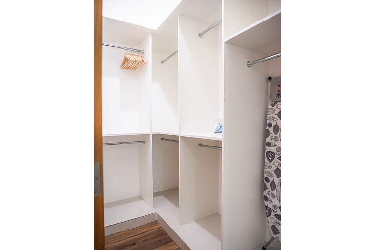 Cozy and Bright 1 BR Apartment│WeHost