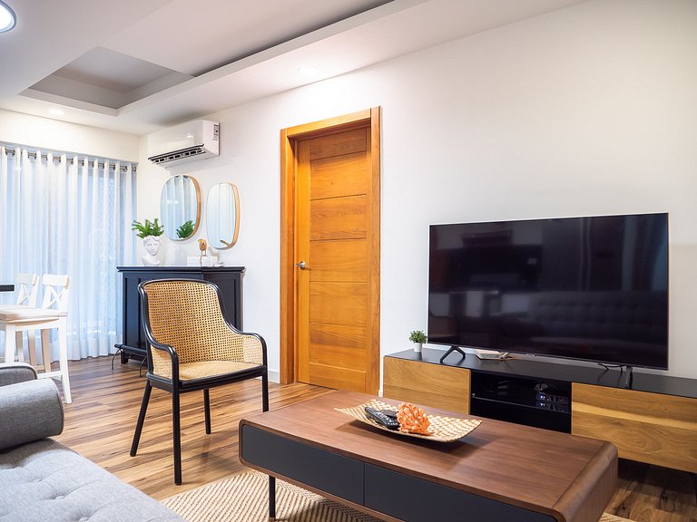 Cozy and Bright 1 BR Apartment│WeHost