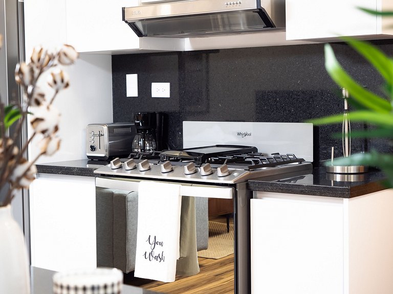 Cozy and Bright 1 BR Apartment│WeHost