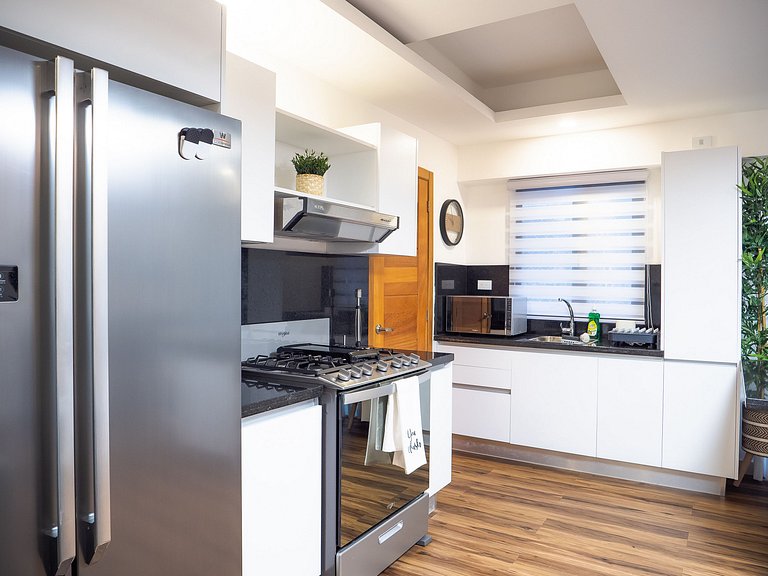 Cozy and Bright 1 BR Apartment│WeHost