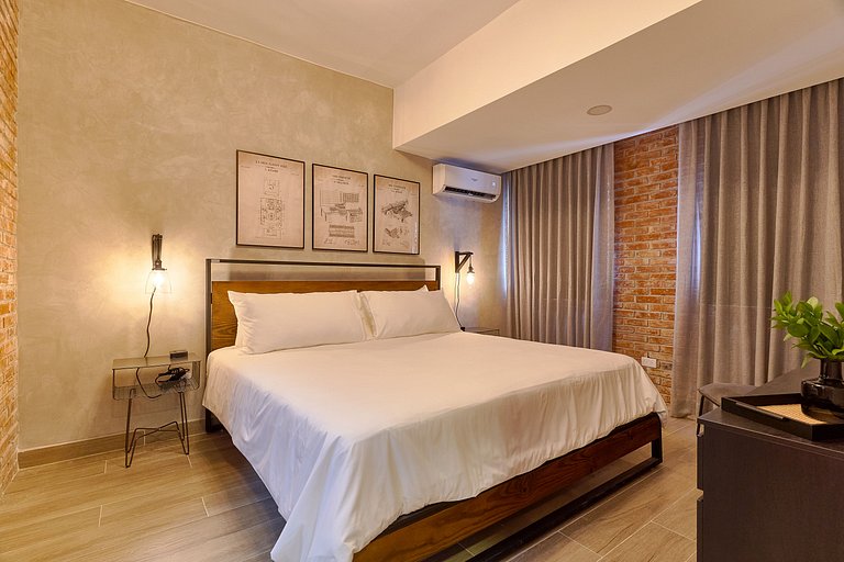 Industrial Style 1BR in the City│WeHost