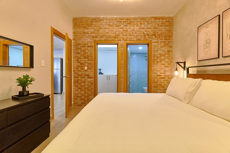 Industrial Style 1BR in the City│WeHost