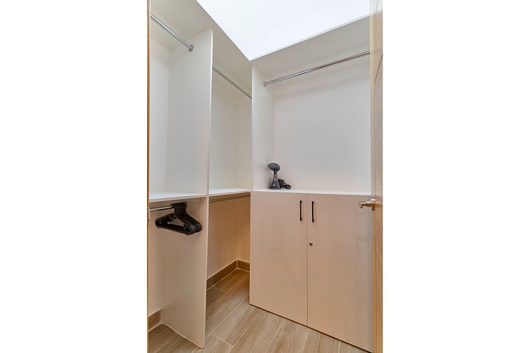 Industrial Style 1BR in the City│WeHost