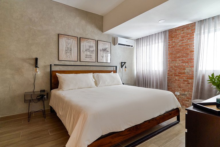 Industrial Style 1BR in the City│WeHost