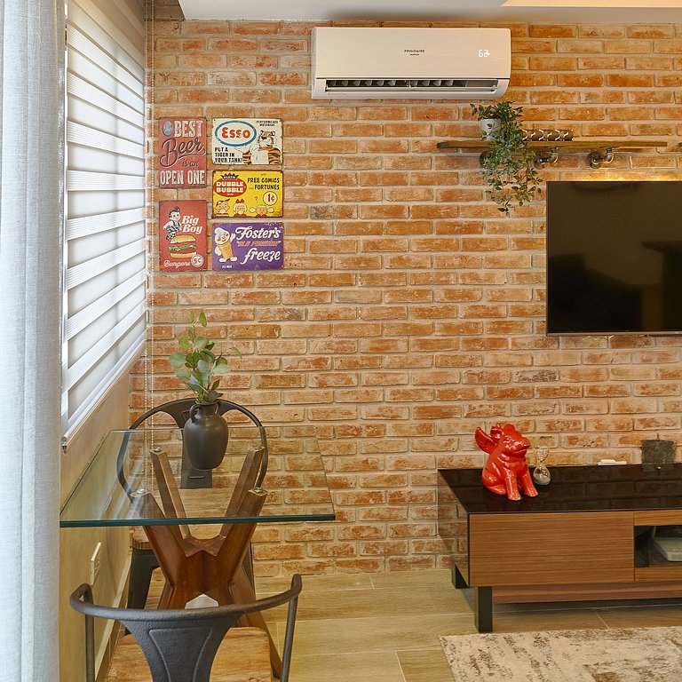 Industrial Style 1BR in the City│WeHost