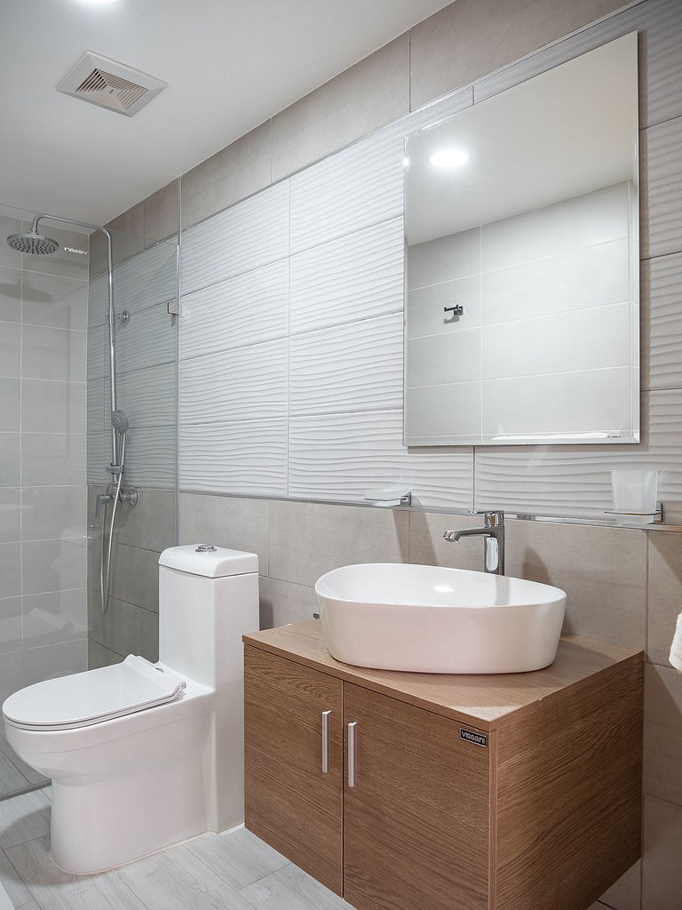 REFA Naco - 4A · Contemporary 1BR Centric-WeHost