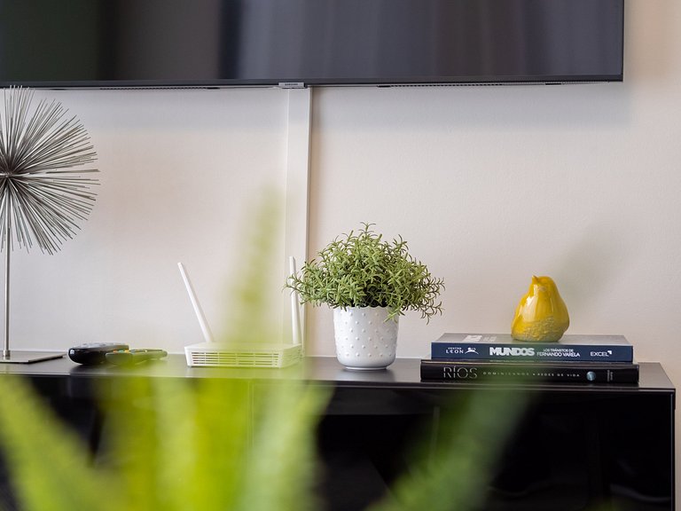 REFA Naco - 4A · Contemporary 1BR Centric-WeHost