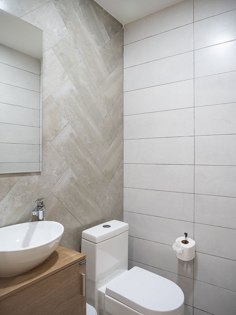 REFA Naco - 4A · Contemporary 1BR Centric-WeHost