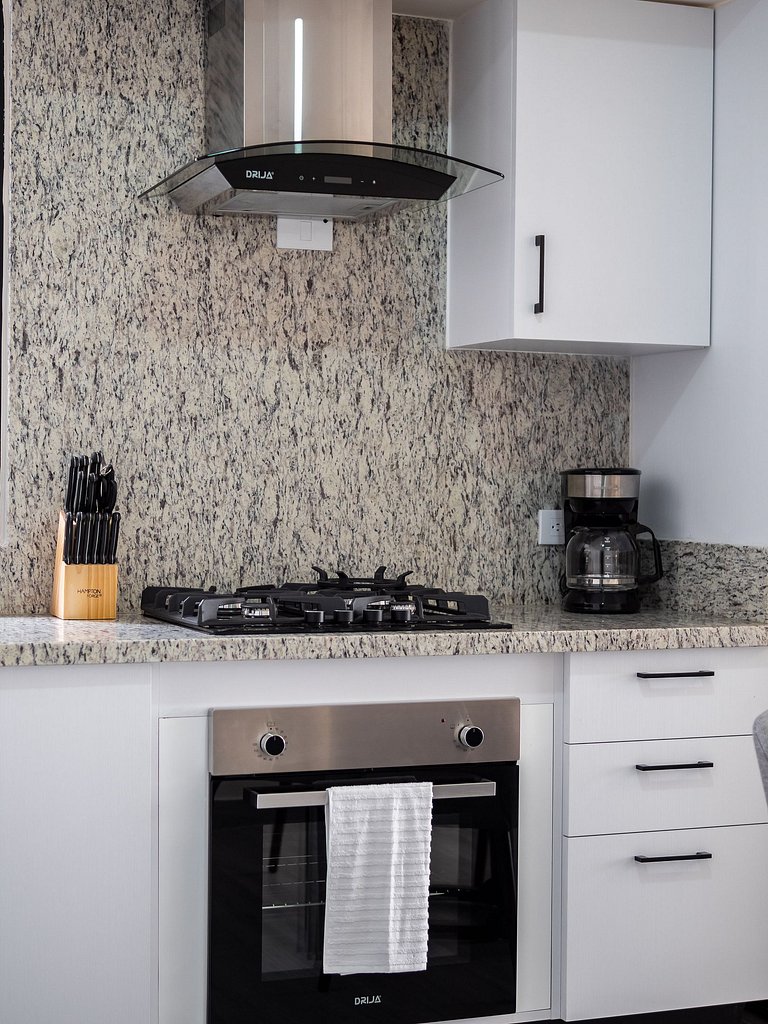 REFA Naco - 4A · Contemporary 1BR Centric-WeHost