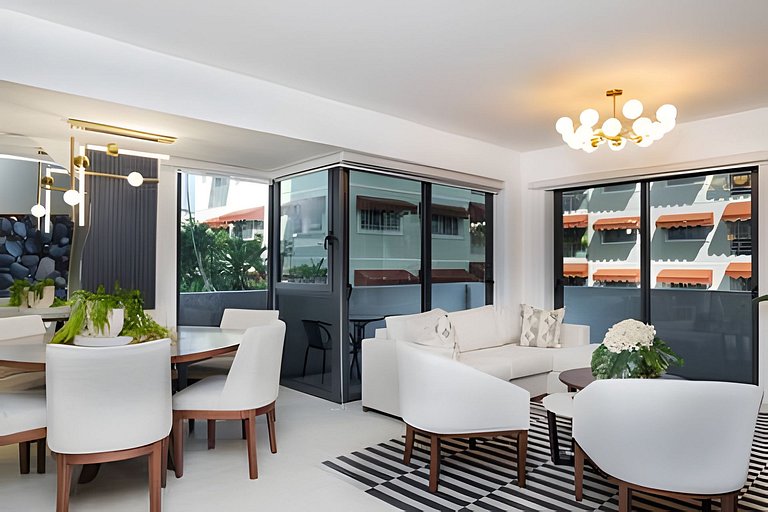 AH40 - 102A · Vacation Homelike 2 BR in City - WeHost DR