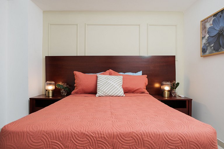 AH40 - 102A · Vacation Homelike 2 BR in City - WeHost DR