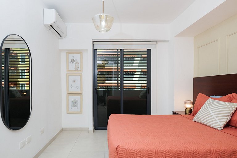 AH40 - 102A · Vacation Homelike 2 BR in City - WeHost DR