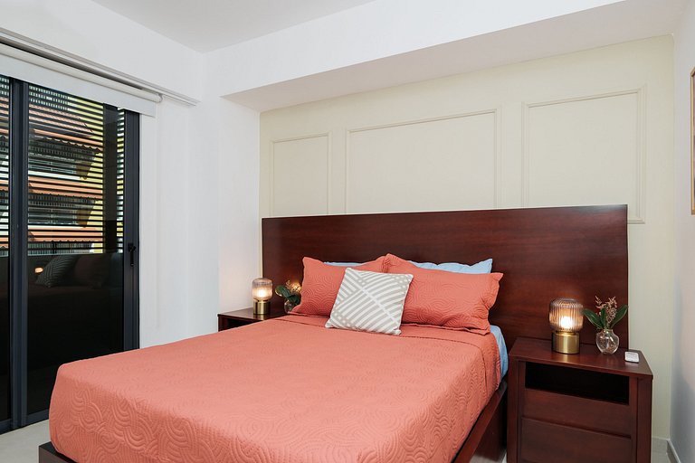 AH40 - 102A · Vacation Homelike 2 BR in City - WeHost DR