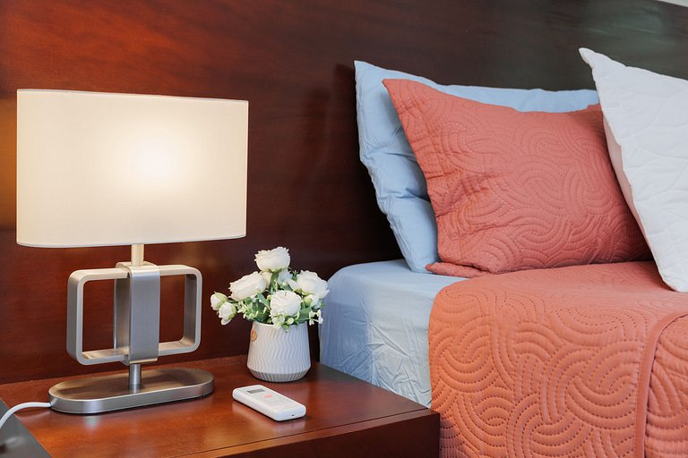 AH40 - 102A · Vacation Homelike 2 BR in City - WeHost DR