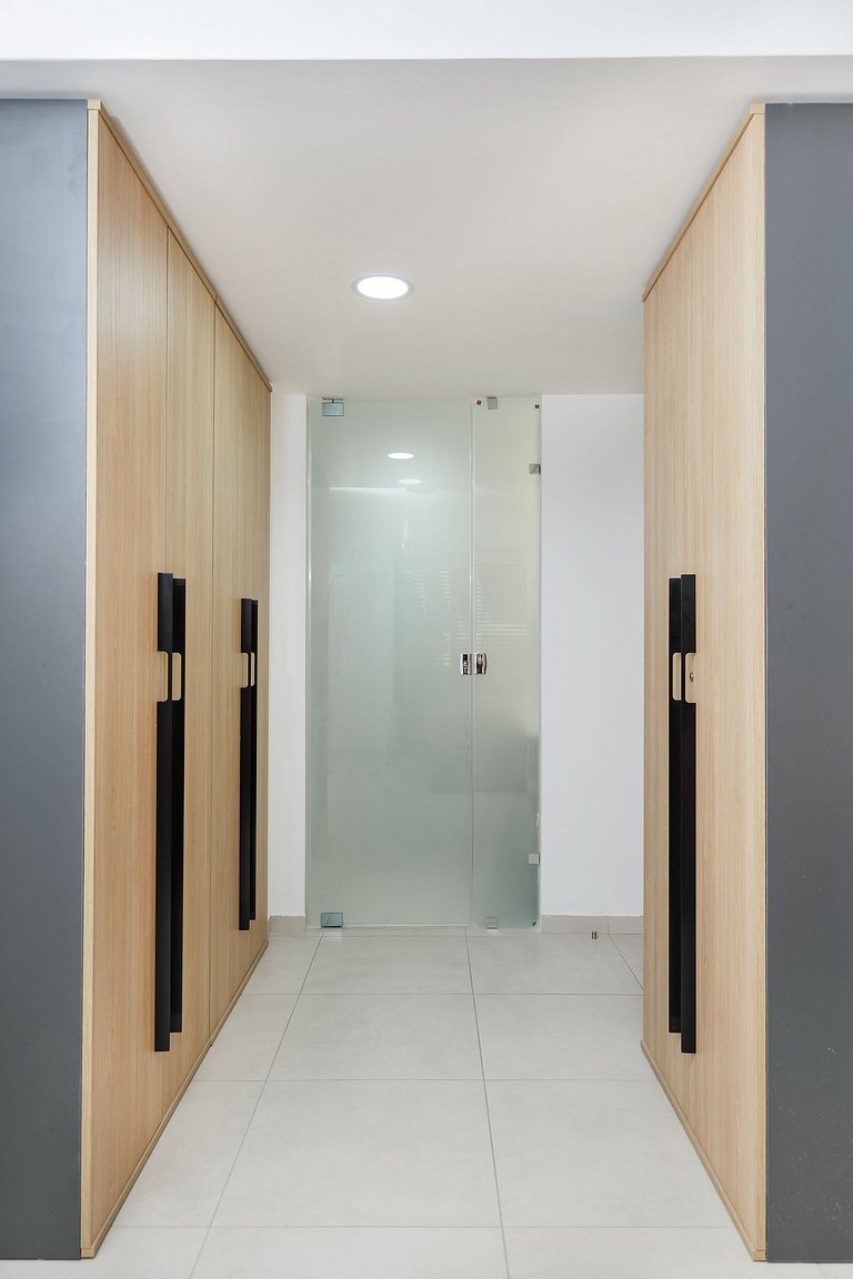 AH40 - 102A · Vacation Homelike 2 BR in City - WeHost DR