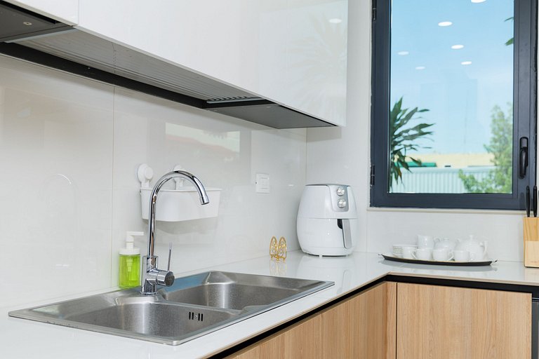 AH40 - 102A · Vacation Homelike 2 BR in City - WeHost DR