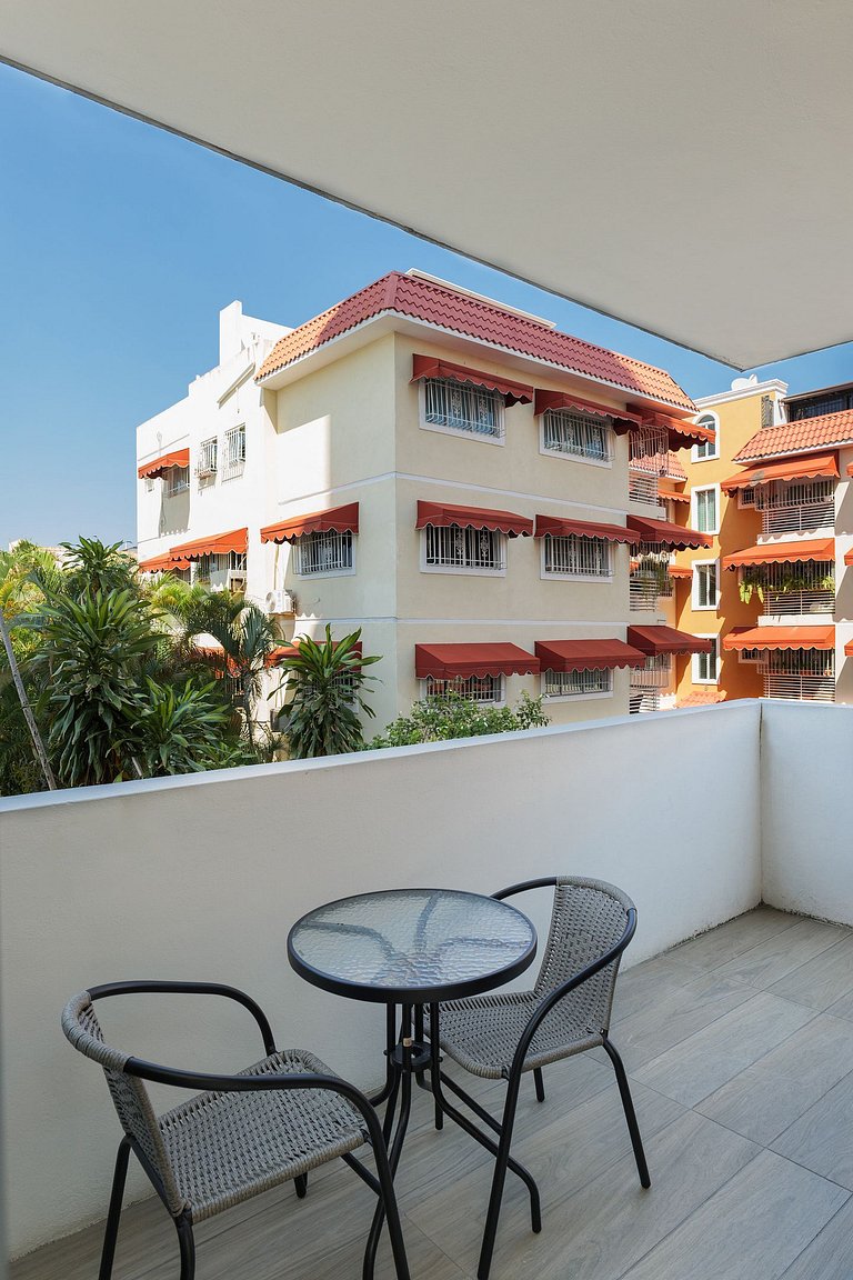 AH40 - 102A · Vacation Homelike 2 BR in City - WeHost DR