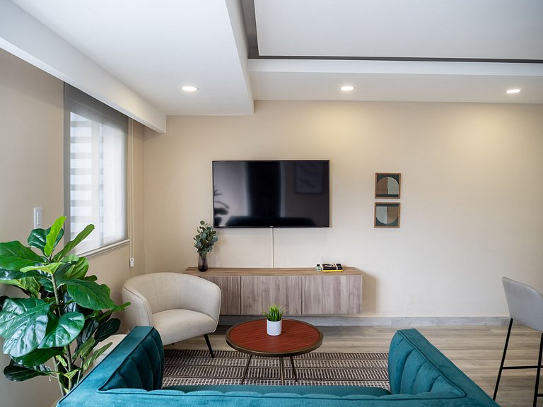 Bright 1BR City Apt - WeHost DR