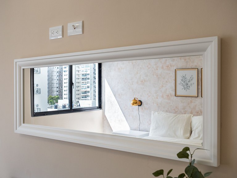 Bright 1BR City Apt - WeHost DR