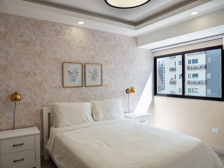 Bright 1BR City Apt - WeHost DR