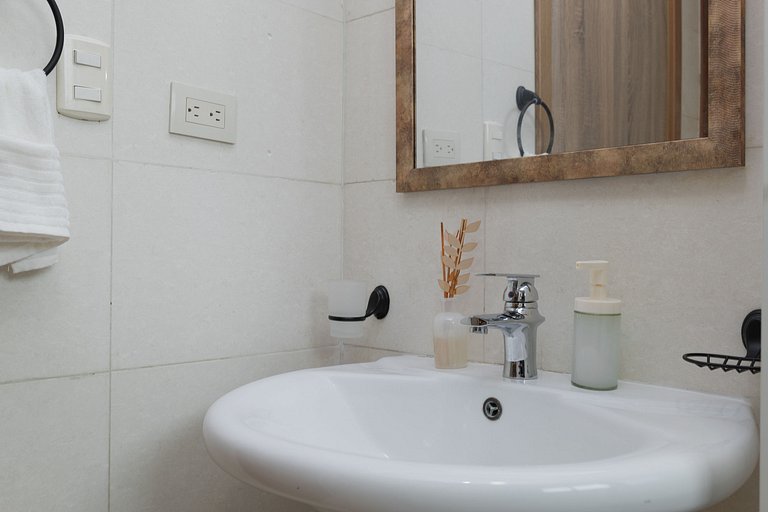 9+Dos 4C · Renovated Pleasant 1BR - WeHost DR